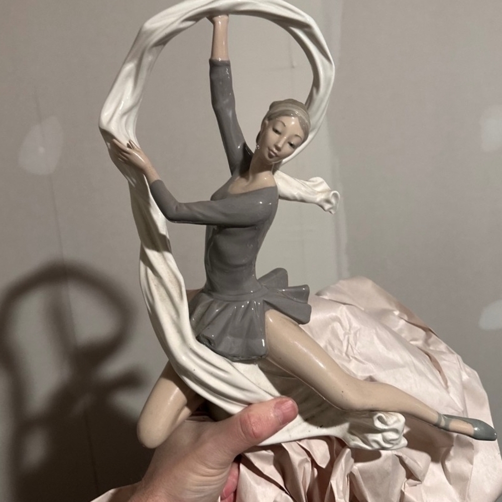 Vintage "Dancer with Veil" porcelain figurine from Nao by Lladro